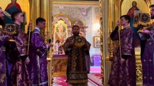 Митрополит Игнатий совершил Божественную литургию в Покровском соборе города Саратова