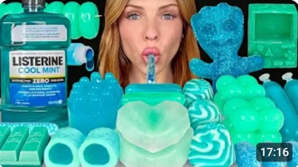 ASMR MUKBANG, бирюзовые десерты, мятный шоколад KitKat, хрустящий конфетный Gameboy, съедобный шарик