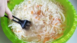 Квашеная капуста - много рассола, который можно пить🥦