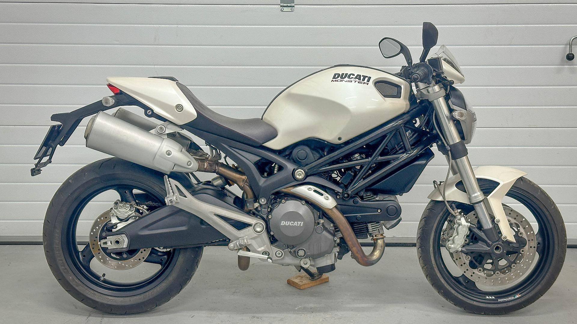 Ducati Monster 696 - ZDMM500AAB014223 смотреть онлайн