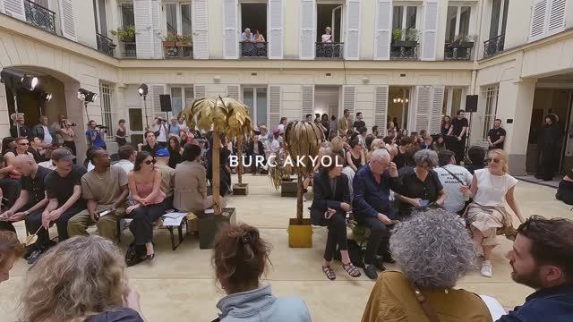 Показ коллекции Burс Akyol весна-лето 2024