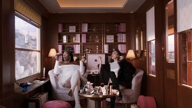 Lancôme - An Enchanting Journey to Happiness (Julia Roberts, Ni Ni, Aya Nakamura, Isabella Rossellin смотреть онлайн