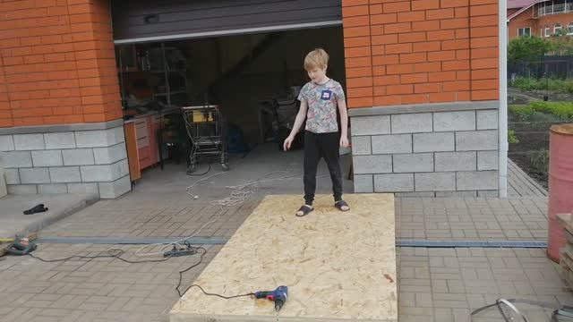 Сын строит свой первый дом. 2 часть смотреть онлайн