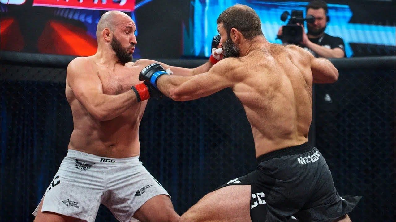 Яркая досрочная победа | Артур Караваев vs Игорь Литошик | RCC Intro 37 смотреть онлайн