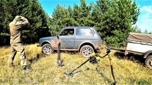 Зашёл в лес и был ошарашен! Откуда это здесь. Коп металлолома нашёл стоянку лесорубов.