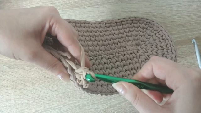 Показываю, как я прячу кончики трикотажной пряжи в вязании (2 способа)