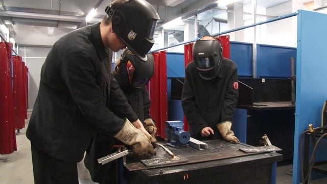 В Губкинском горно-политехническом колледже прошел день открытых смотреть онлайн