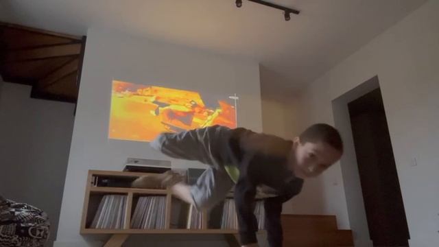Bboy Smol 7y.o. смотреть онлайн