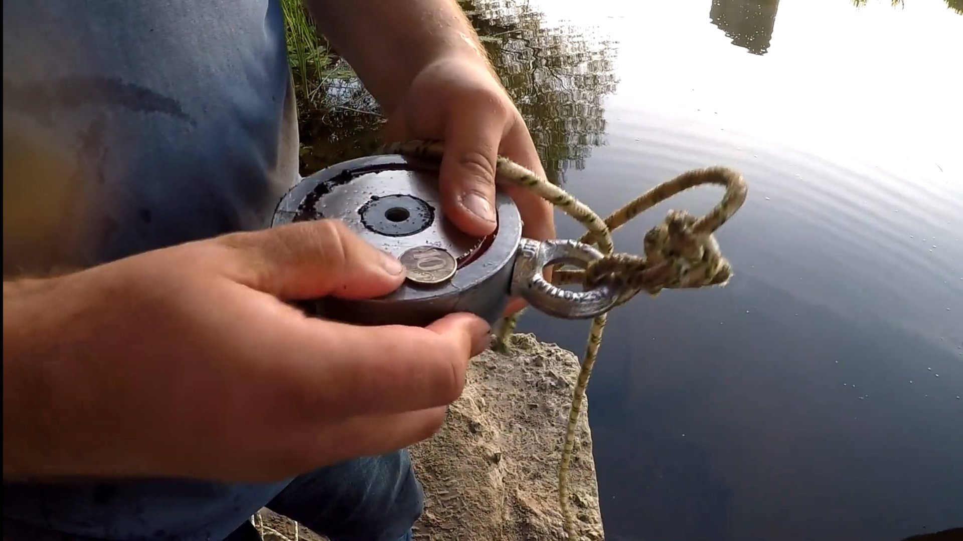 ОТВЛЕЧЕМСЯ ОТ МАШИН!!! РЫБАЛКА НА ПОИСКОВЫЙ МАГНИТ. ПОВЕЗЛО!?? МЕГА УЛОВ УДАЛСЯ!!？