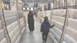 От изобилия товаров, сносит крышу, мнительным лучше не смотреть