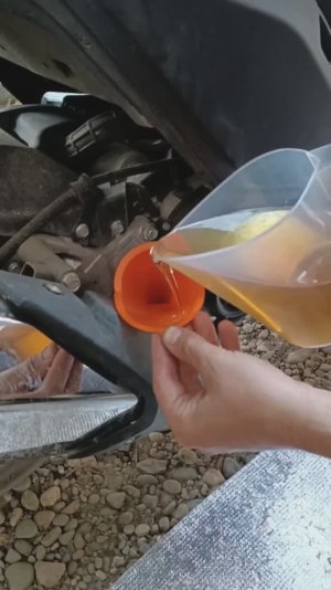 Скутер Osaka Tezza замена масла в двигателе и редукторе