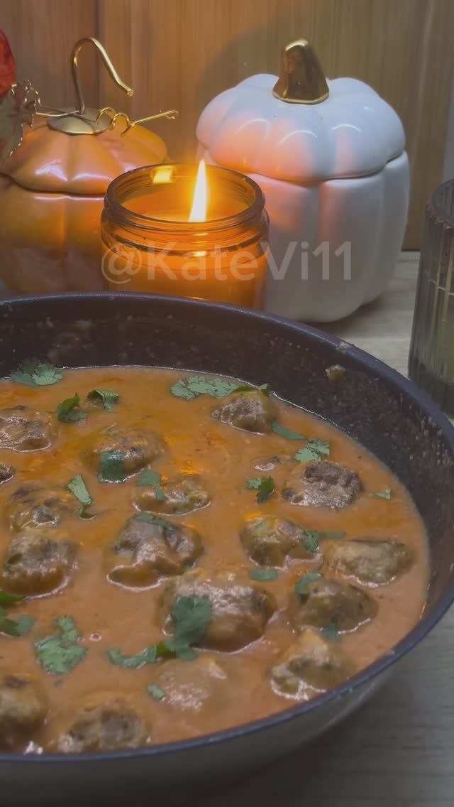 Нежные сливочные фрикадельки в сливочно-томатном соусе. Сохраняйте рецепт, чтобы точно приготовить смотреть онлайн