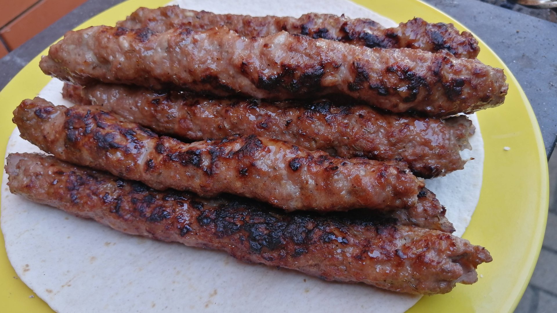 Люля кебаб жарю на мангале смотреть онлайн