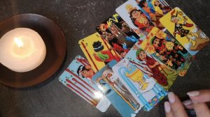 Общается ли Он с другой? Таро расклад, гадание онлайн