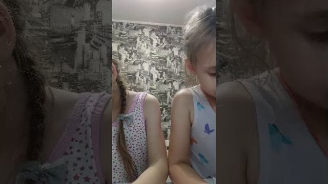 мы с Ариной рисуем котиков😇