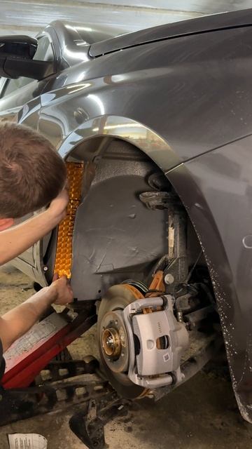 Шумоизоляция арок Lada Vesta.