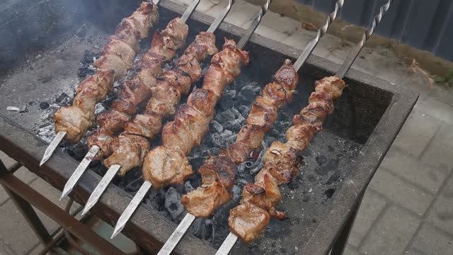 Шашлык на малом количестве углей смотреть онлайн