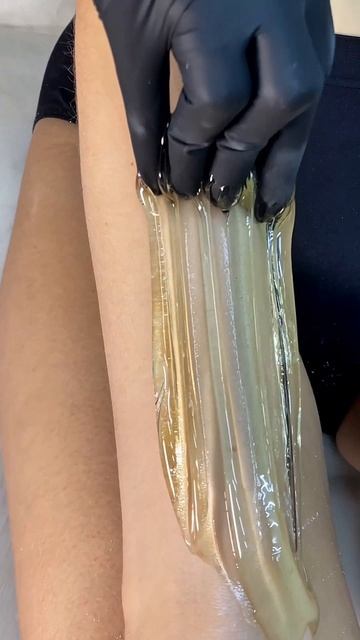 Шугаринг сахарными карамельными пастами Gloria и Pavia в сети студий депиляции WAX BAR.