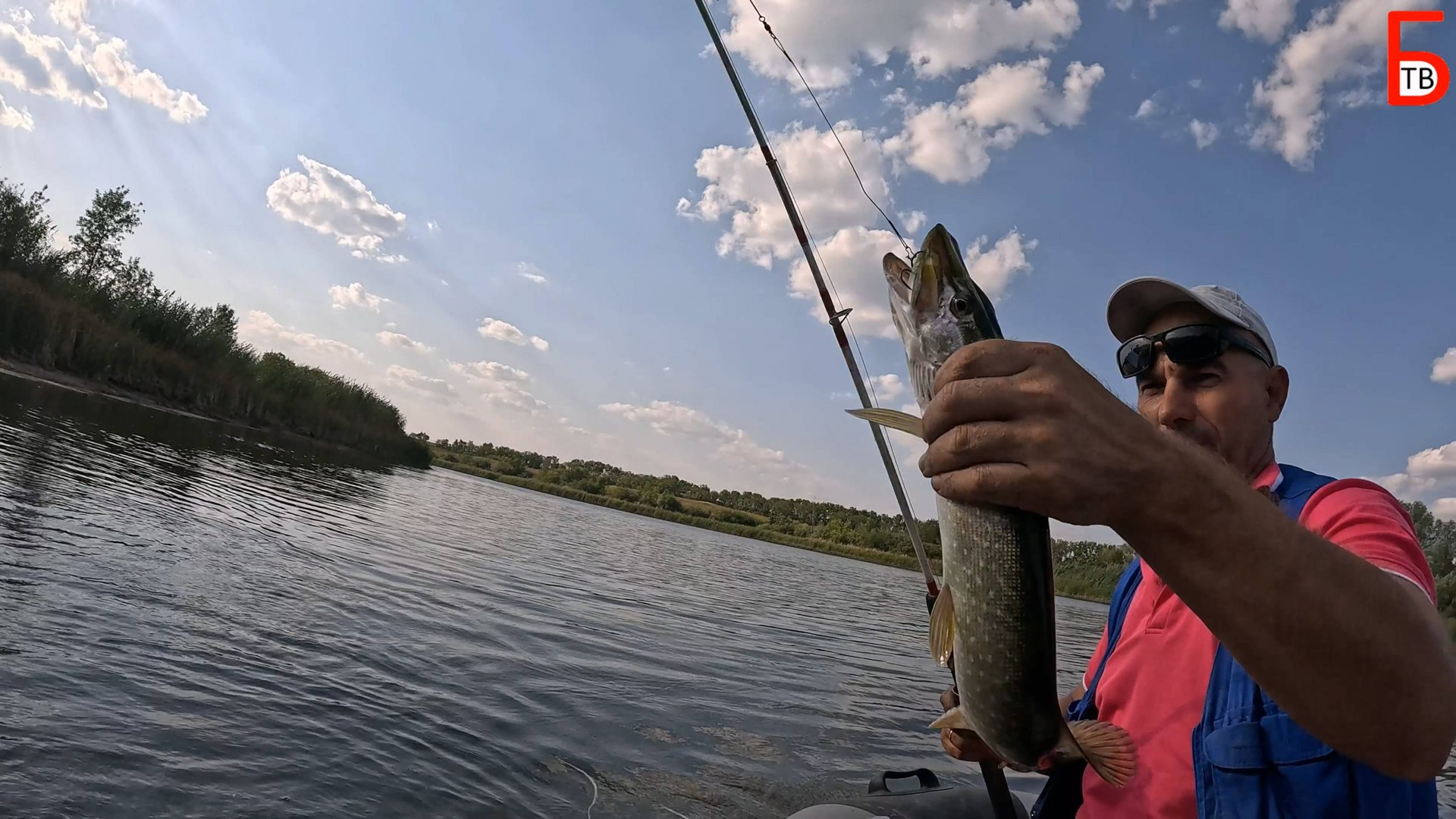 Рыбалка на щук на пруду Долгий с лодки
