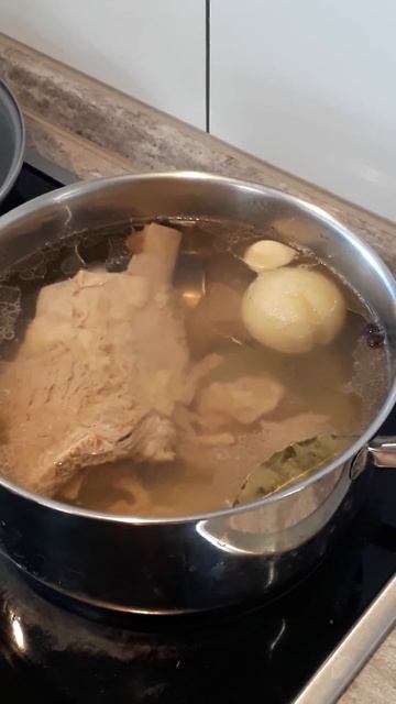 Бульон из говяжьей грудинки смотреть онлайн