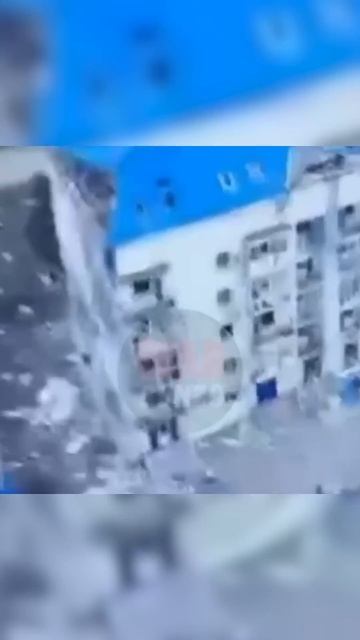 Невероятные кадры штурмовиков которые уничтожили пятиэтажное здание двумя противотанковыми минами. смотреть онлайн