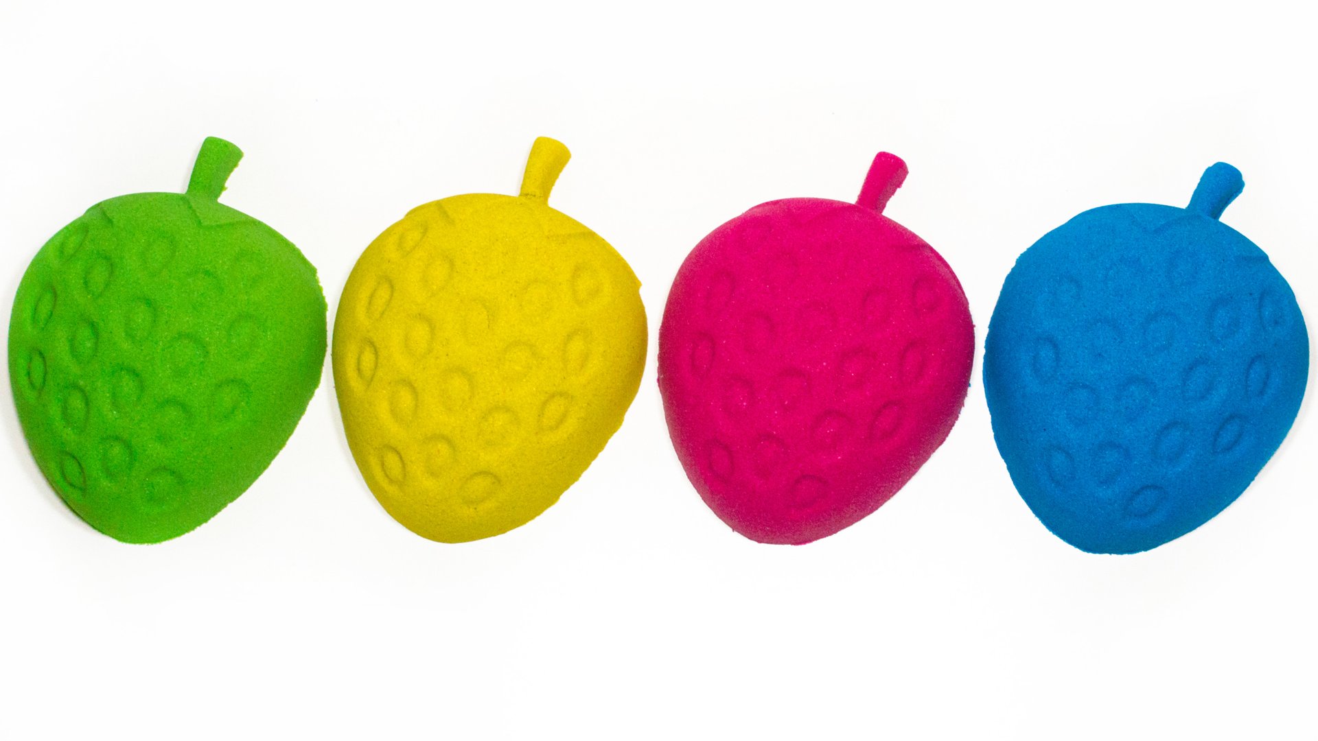 ЯГОДКИ - СЮРПРИЗЫ из Кинетического Песка УЧИМ ЦВЕТА с игрушками