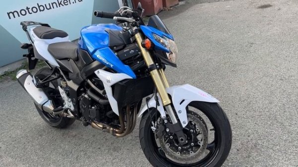 SUZUKI GSR750