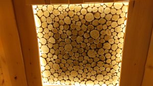 Панно из можжевельника на потолок в баню