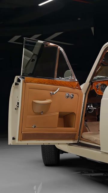 𝟏𝟗𝟔𝟒 𝐑𝐨𝐥𝐥𝐬-𝐑𝐨𝐲𝐜𝐞 𝐒𝐢𝐥𝐯𝐞𝐫 𝐂𝐥𝐨𝐮𝐝 𝐈𝐈𝐈 “𝐅𝐥𝐲𝐢𝐧𝐠 𝐒𝐩𝐮𝐫” Стиль 🔥