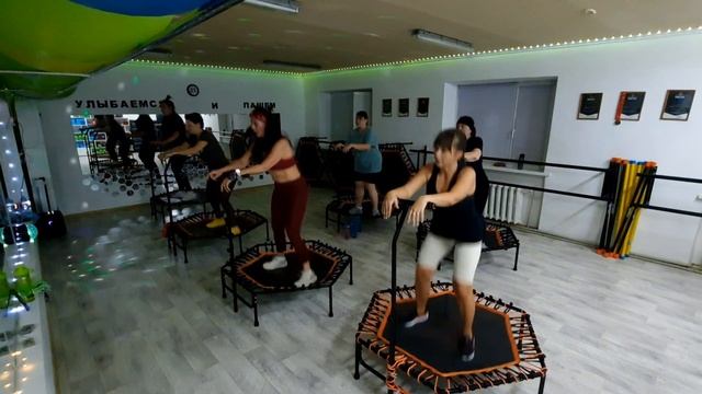 Фитнес на батутах