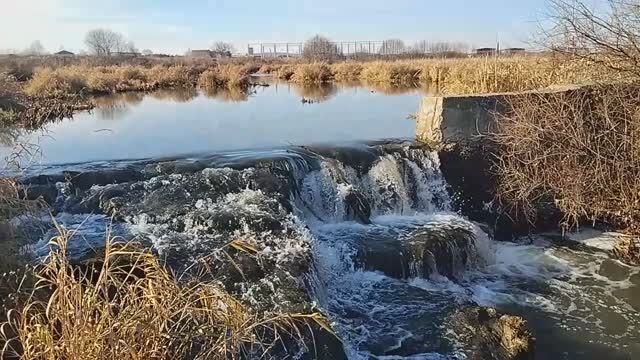 Водопад на реке Исток в поселке Большой Исток смотреть онлайн