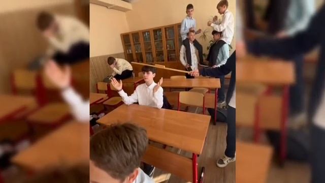 Медиацентр поздравляет учителей с праздником