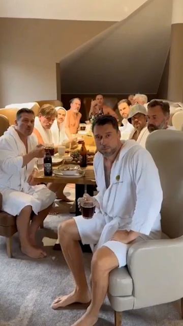 Ох эти мужики..... #жена #муж #семья #отношение #бухать #вариант #отдых #мужики #дружба #баня смотреть онлайн