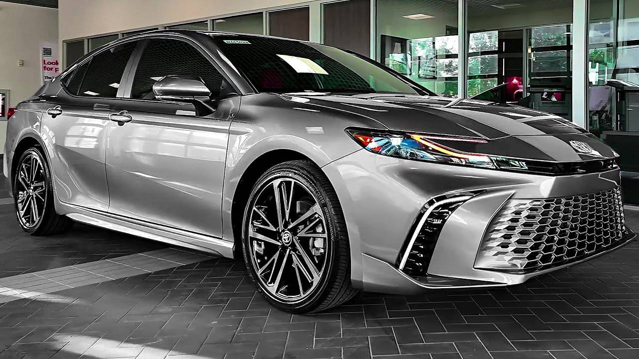 Toyota Camry XSE (2025) смотреть онлайн