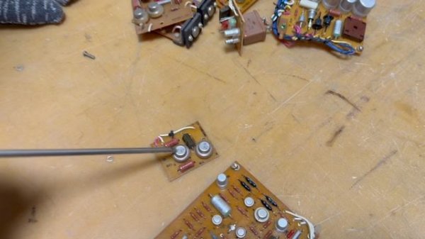 В разборе осциллограф С1-72