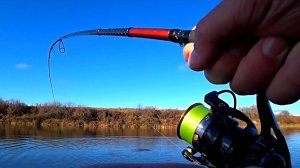 Только бросишь под корягу и сразу поклёвка! Ловля щуки в на джиг!