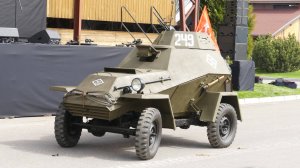 Танк Т-34 выпуска 1944 года и броневик БА-64, Музей отечественной военной истории, 7 мая 2025