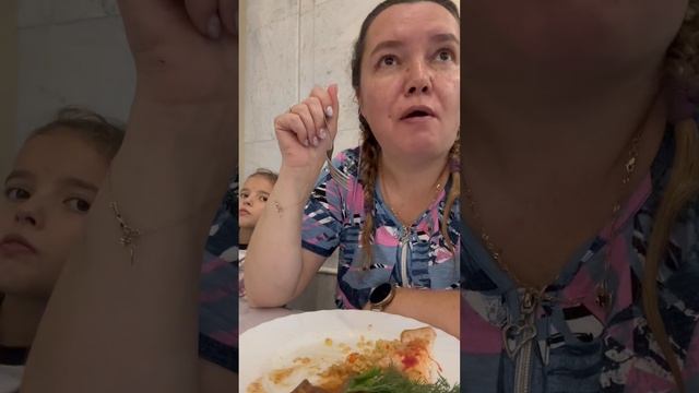 Булгур с овощами, гуляш из говядины и горбуша запеченная. Мукбанг смотреть онлайн