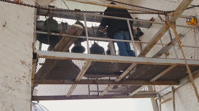 Звонят колокола смотреть онлайн