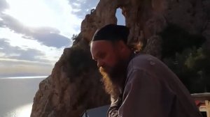 Афон. Подробный рассказ русского монаха о жизни на Афоне в вопросах и ответах. 10 лет на Карулях