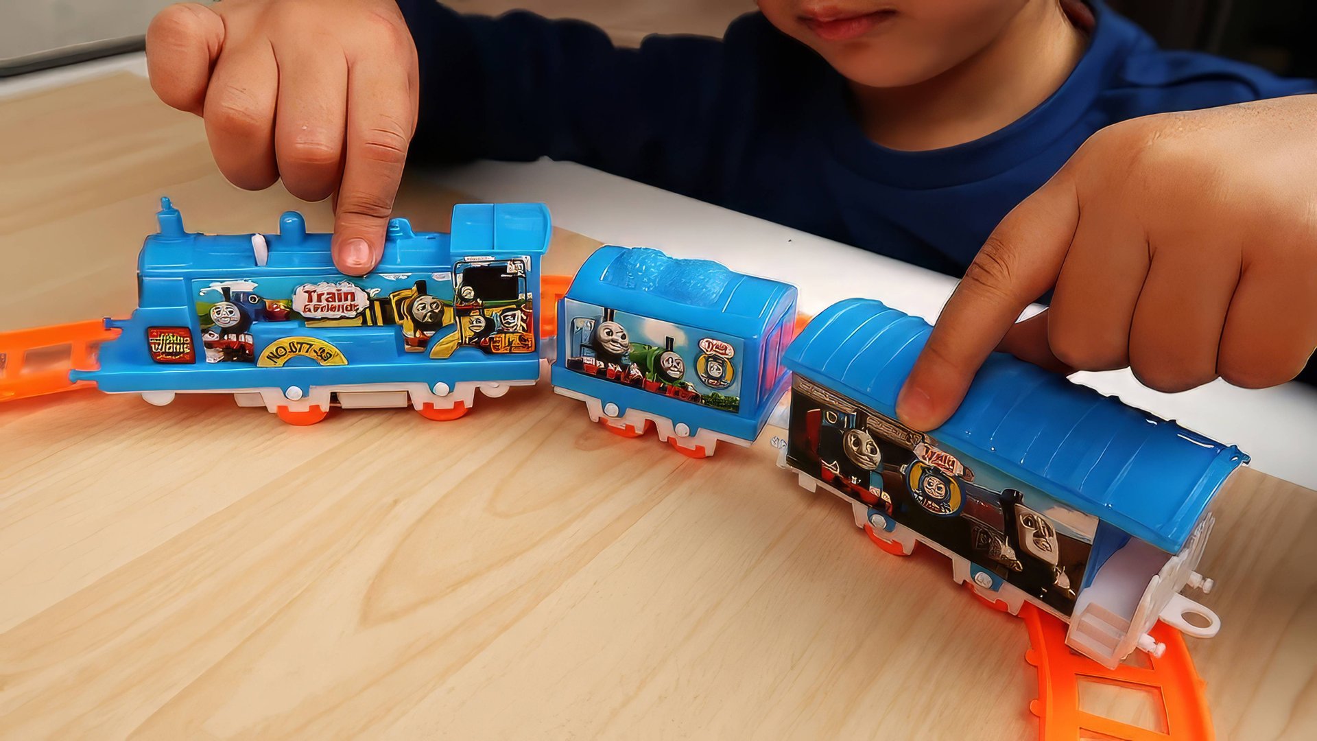 Тестируем с Настей паровозик за 3$ из Китая! Он работает! Чудо! смотреть онлайн