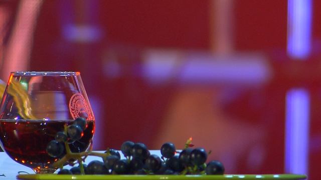 «Незнакомочка. Молчаливый диалог» / «A lady stranger. A silent dialogue»