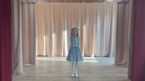 Песня «Мир похож на цветной луг». Муз. В.Шаинский., сл. М.Пляцковский. Исполняет Маша Перегудова 8л