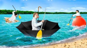 ПЕРЕПЛЫВАЕМ РЕКУ НА ЗОНТЕ, ШАРИКЕ, КОРОБКЕ ...