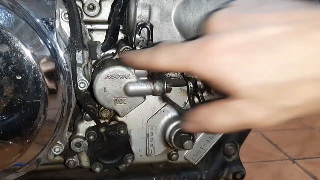 Ремонт Suzuki Intruder 1400 VS. 1ч. Снимаю двигатель.
