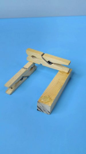 Обязательно запомните эту хитрость с прищепками! Как сделать держатель проводов для пайки?