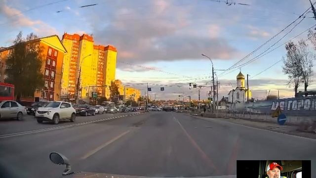 Грузовик не пропустил встречку