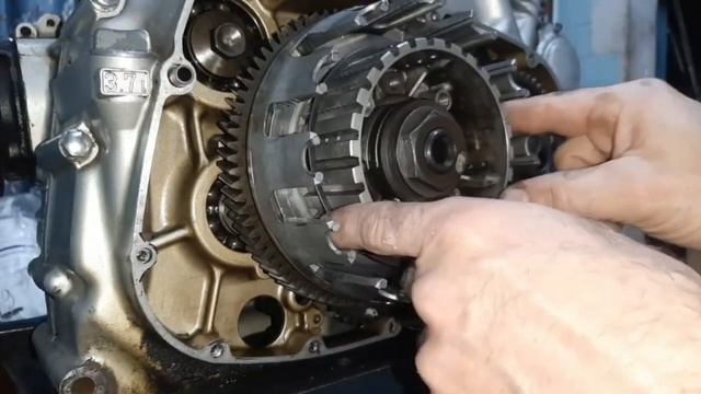 Ремонт Suzuki Intruder 1400. 10ч. Сборка сцепления.