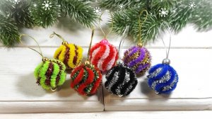 Очень просто и быстро мини шарики на ёлку, шарики для брелочка из синельной проволоки своими руками