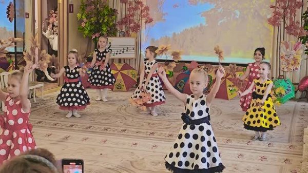 Праздник Осени в Детском саду. Осенний праздник в Детском садике. Утренник Осени в Детском саду.